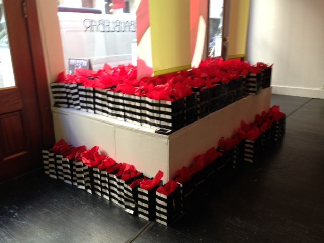 It S A Gift Bag Cake At Our Too Faced Baublebar Vib Event It S A Gift Bag Cake At Our Too Faced Baublebar Vib Event Viblife Sephora Events Pinterest Cosmetics And