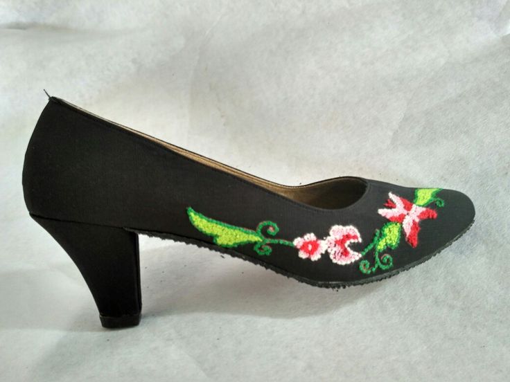 sulaman peniti motif kupu-kupu bahan kain satin Jepang hitam tinggi 7cm