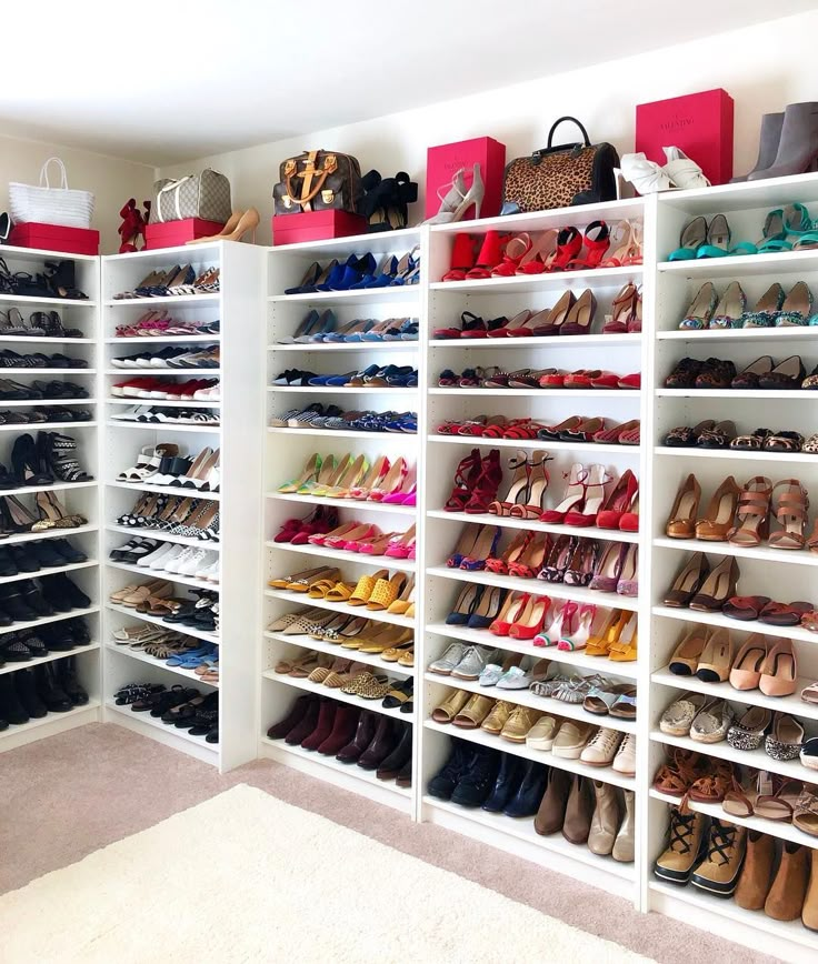 👠👡👢👟 #shoecloset #myhappyplace | Closet designs, Custom closet design ...