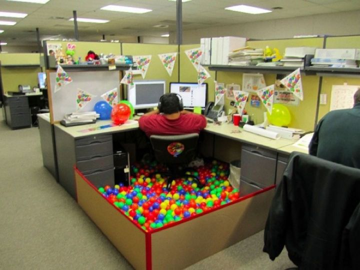 41 Best Cubicle Pranks Images On Pinterest Funny 25 Office Pranks That Will Drive Your Co Workers Batty 7 Is Mean But Oh So Funny