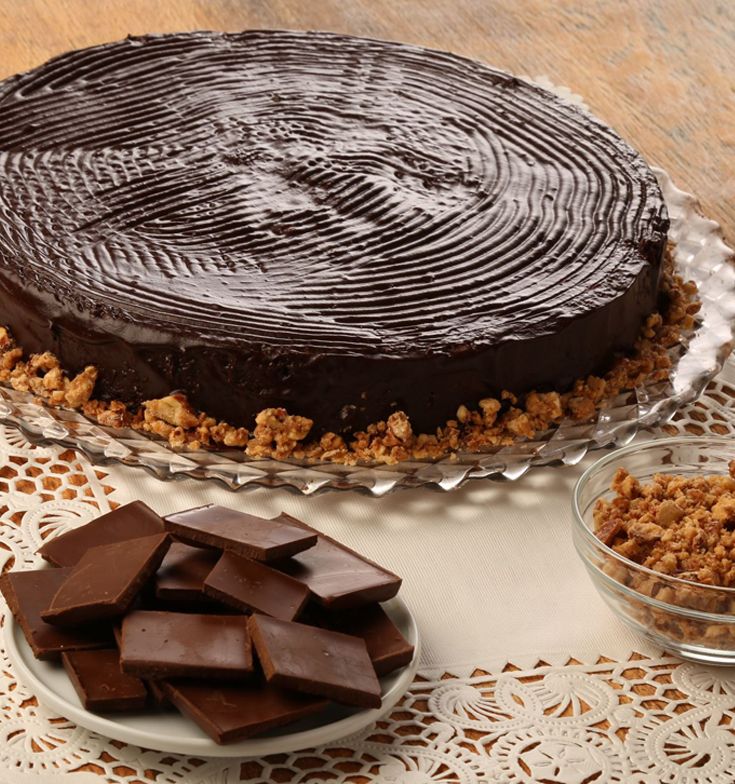 Nayla S Chocolate Cake كيك الشوكولاتة بصلصة الشوكولاتة Recepten