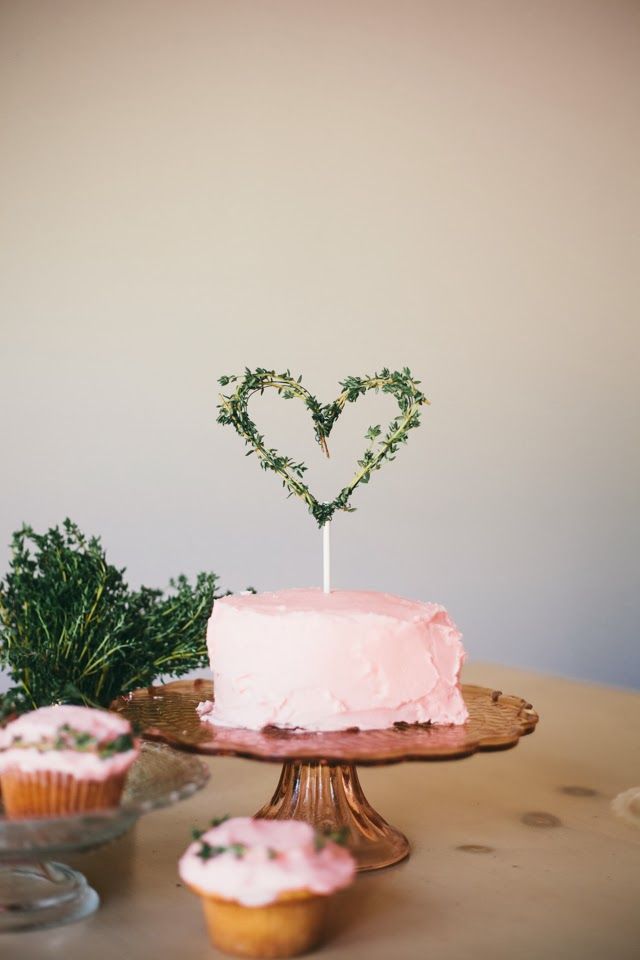 Nähen/Backen Party Pack Kuchen Dekorationen 36 Essbare aufrechte Cupcake Toppers Nähen/Backen Party Pack Kuchen Dekorationen 36 Essbare aufrechte Cupcake Toppers