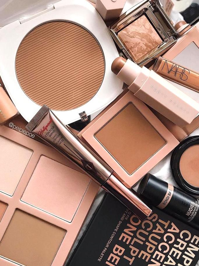 MAC Hyper Real Glow Highlighter Palette Swatches + Review