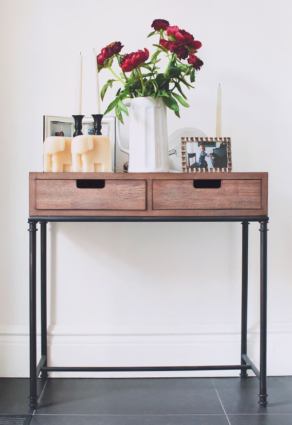 entryway console table with drawers basket drawer decorated entryway table adds warm inviting accent home pinterest entryway decor and entryway console table with drawers basket drawer decorated entryway table adds warm inviting accent home pinterest entryway decor and