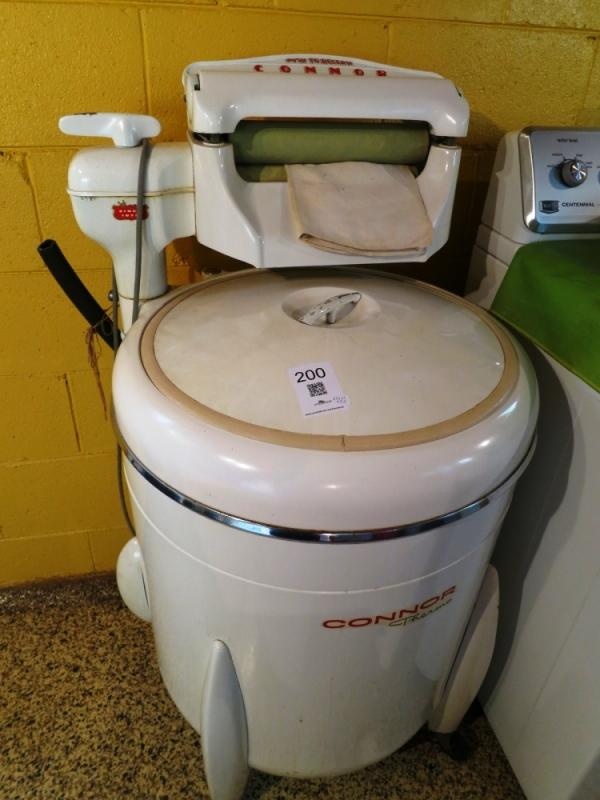 Old Fashioned Clothing Washer And Dryer Old Fashioned Clothing Washer And Dryer