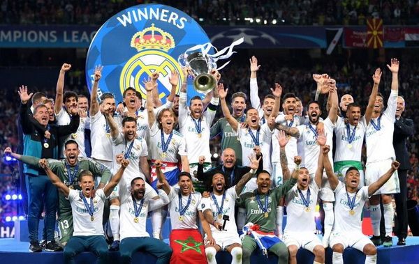El Real Madrid Agranda Su Leyenda Con Su Tercera Champions League Consecutiva Real Madrid Por Su Decimotercer Real Madrid Equipo Real Madrid Final De Champions