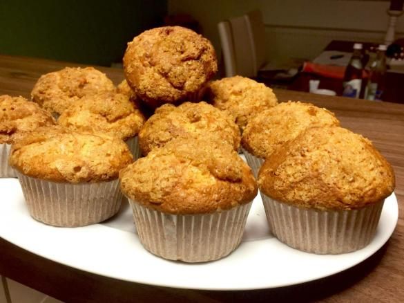 Apfelmuffins mit Zimtkruste | Rezept | Kuchen und torten rezepte ...