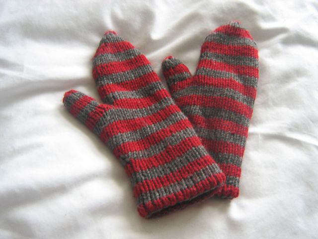 Free! - Ravelry: Double Knit Mittens pattern by Allison Crilly Knitted - Mi...
