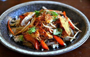 Poulet A La Citronnelle Vietnamien Traditionnel La Recette Facile Recette Asiatique Cuisine Asiatique Recette De Plat