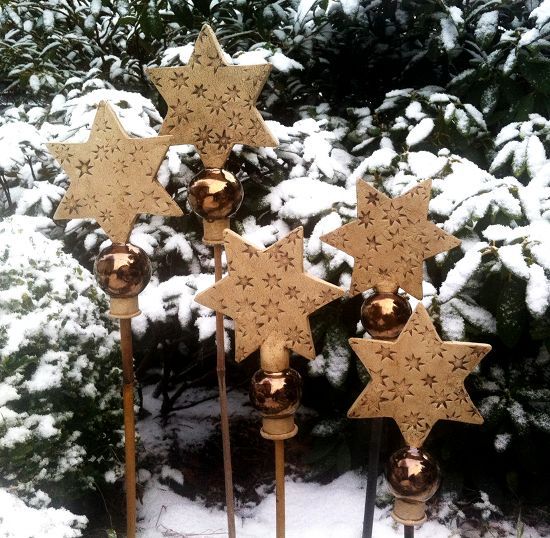 weihnachtssterne im garten dezember 2011 keramik von clay christmas ornaments