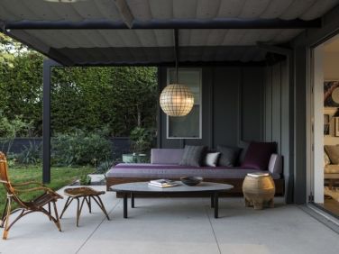 Low-Cost Luxe: 9 Pea Gravel Patio Ideas to Steal | Garden ... Low-Cost Luxe: 9 Pea Gravel Patio Ideas to Steal | Garden ... on Low Cost Patio Ideas id=62676