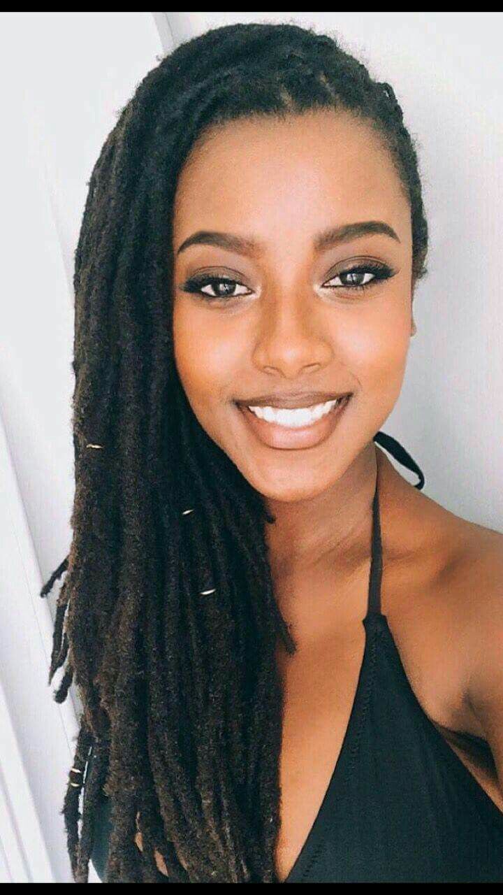 Floor length hair. Long hair ankles & longer 1 en 2019