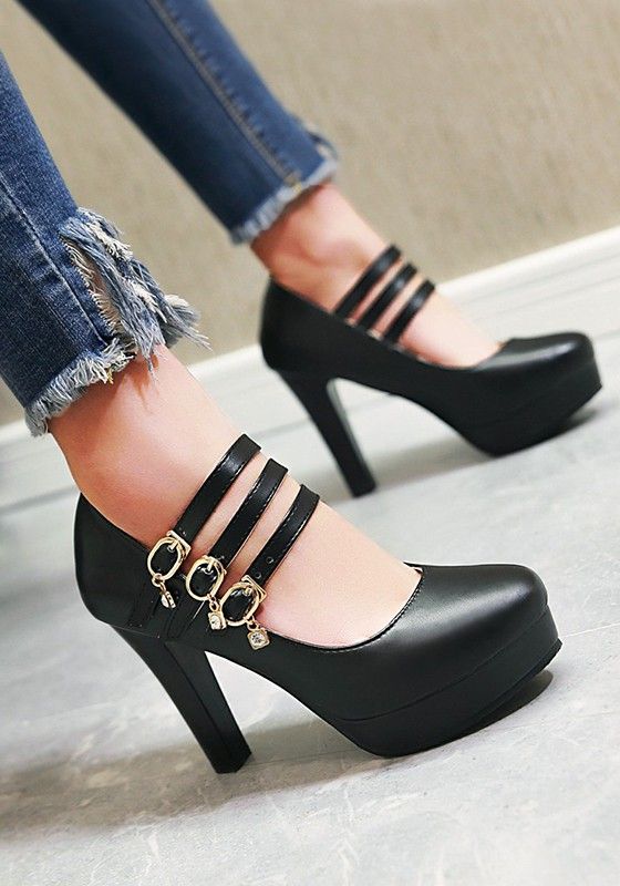 Schwarze StöCkelschuhe Schwarze StöCkelschuhe