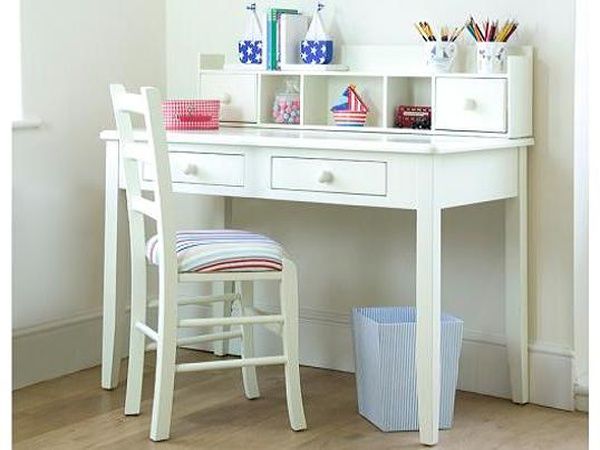 simple study table for kids