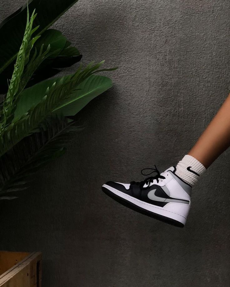 Air Jordan 1 Mid White Shadow | Chaussures air jordan, Chaussure ... Air Jordan 1 Mid White Shadow | Chaussures air jordan, Chaussure ...