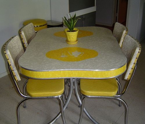 756 Best Old 40-50's Table Sets & Medal Chairs Images On Pinterest 50's Kitchen table everyone I knew had a kitchen table like this. - 756 Best Old 40-50's Table Sets & Medal Chairs Images On Pinterest