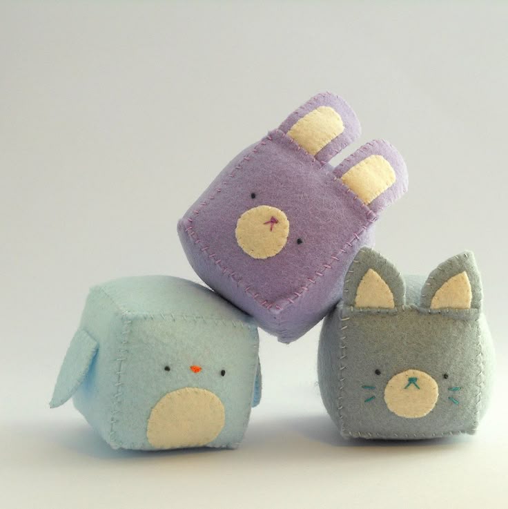 Cube critters are too cute! Cube Pincushion - Stuffed and soft toys MADE TO ORDER. €8,00, via Etsy.