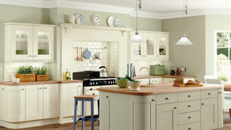 Lovely green and beige kitchen | Light green kitchen, Green kitchen