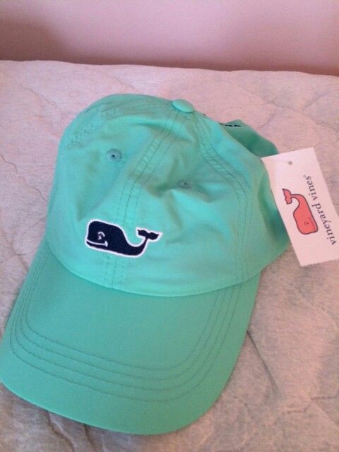 NEW Vineyard Vines Men/'s RED Burgundy Collegiate Baseball Cap Hat Whale logo