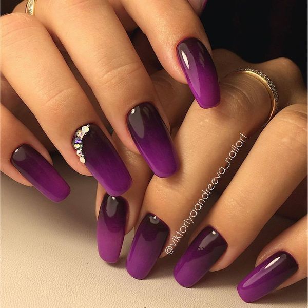 Ciemne Paznokcie Rządzą Jesienią Podsuwamy Pomysły Na Eleganckie Hybrydy Z Wzorkami Manicure Nail Designs Ombre Nail Designs Nail Designs