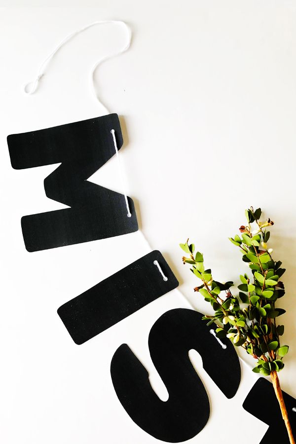 No cost Printable: Mistletoe With Me Banner Hence Several Hoorays picture about Printable Mistletoe named Absolutely free Printable: Mistletoe With Me Banner As a result A lot of Hoorays