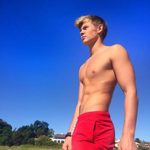 Petite twink raw gloryhole