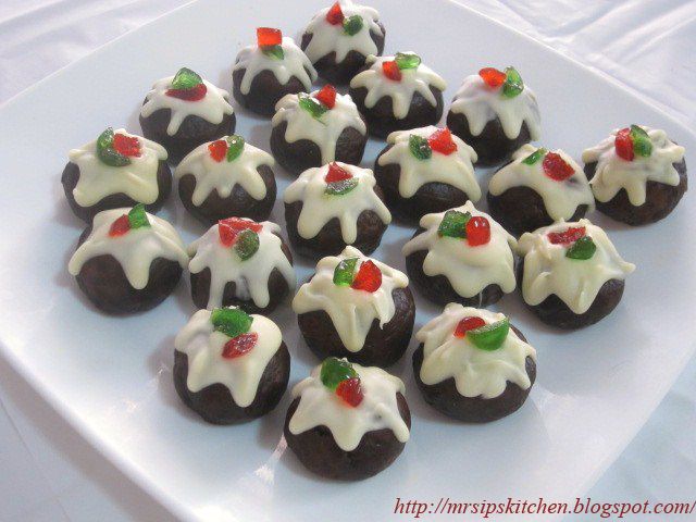 Mini Christmas Puddings Made With Fruit Cake Mini Christmas Puddings Made With Fruit Cake