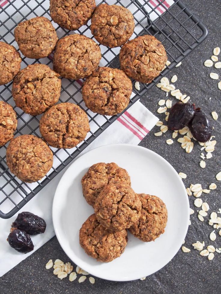 These Tasty Oatmeal Date Cookies Use The Natural Sweetness Of Dates these-tasty-oatmeal-date-cookies-use-the-natural-sweetness-of-dates