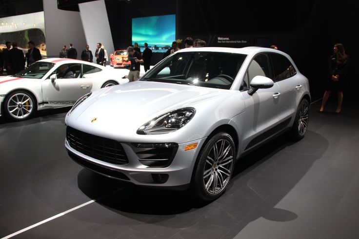 Porsche Macan Gets Base Four Cylinder Model Autoguide Com News Porsche Porsche Cars Cylinder