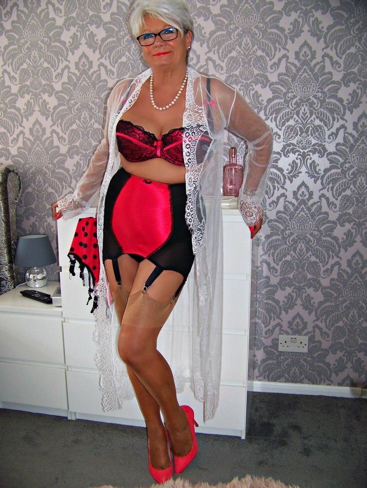 Sexy Frau In Erotischen Strümpfen Sexy Frau In Erotischen Strümpfen