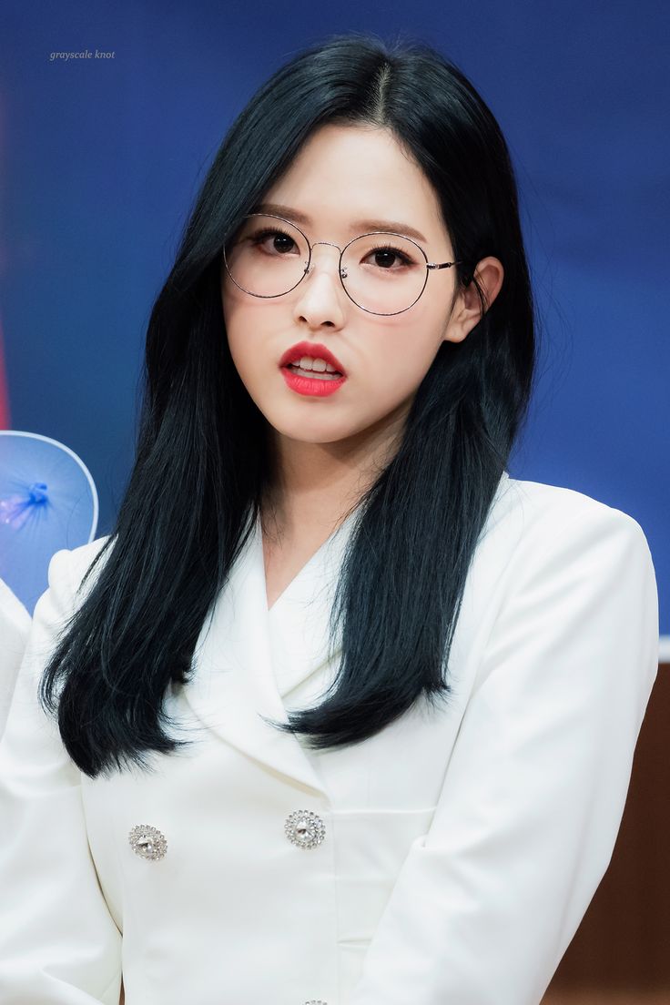 pin em loona pin em loona