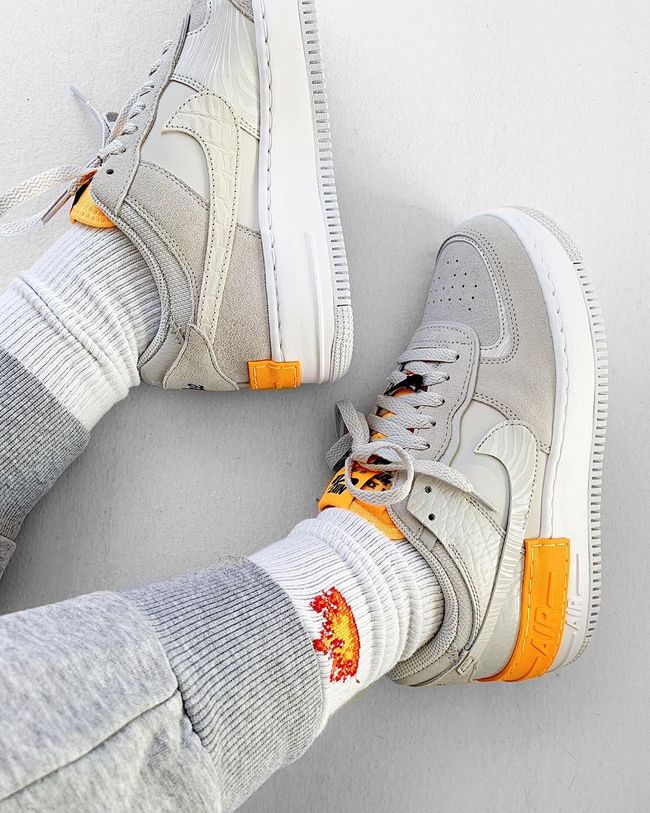 baskets nike air force 1 beige baskets nike air force 1 beige