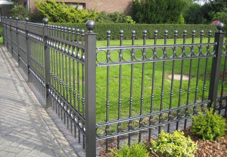 32 Elegant Wrought Iron Fence Ideas And Designs With Images