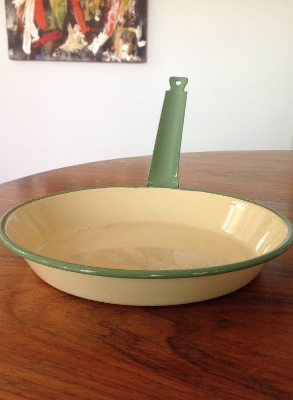 Vintage enamel ware small bowl Erker Kockums Sweden retro purple mauve Vintage enamel ware small bowl Erker Kockums Sweden retro purple mauve