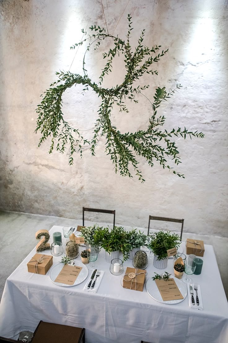 DIY Blumenkranz für Urban Greenery Tischdekoration DIY Blumenkranz für Urban Greenery Tischdekoration
