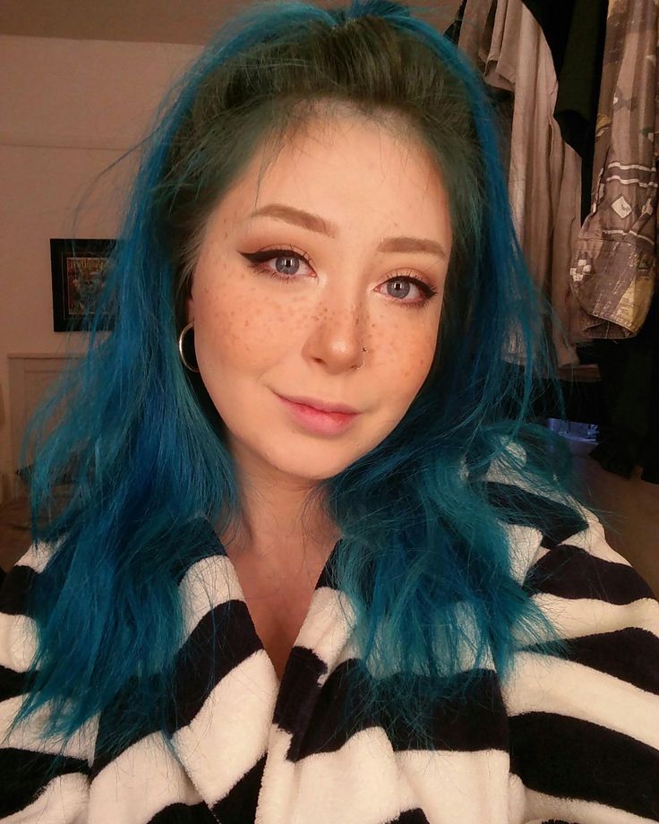 Arctic fox Aquamarine. Not bleaching my roots at the moment hence the Can You Leave Arctic Fox Hair Dye In Overnight