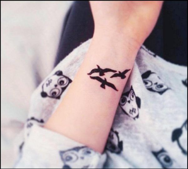 105 Tattoos On The Wrist Hands And Fingers Small And Original Fingers Hands Original Small Tattoos Wrist Tattoos Super Healthy Recipes Get A Tattoo
