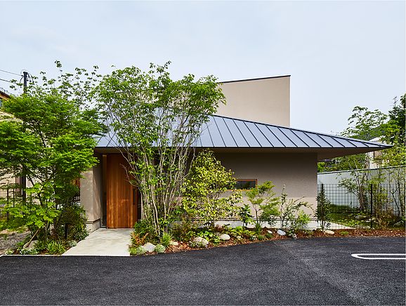 愛知県名古屋市 岐阜県羽島市 三重県 日本 ヨコイツトム建築設計事務所 エクステリア 建築 平屋 外観 デザイン 愛知県名古屋市 岐阜県羽島市 三重県 日本 ヨコイツトム建築設計事務所 エクステリア 建築 平屋 外観 デザイン