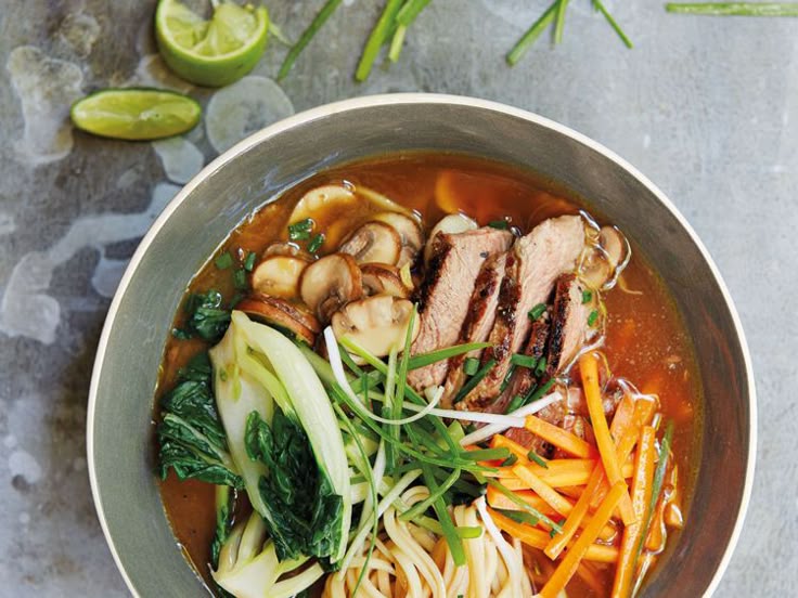 Soupe miso au bœuf et nouilles ramen : découvrez les recettes de cuisine de Femme Actuelle Le MAG