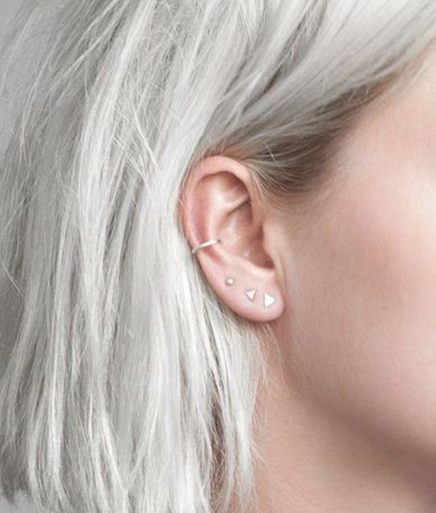 How do you create your earparty? // Zo veel kleine zilveren oorbelletjes om uit ...