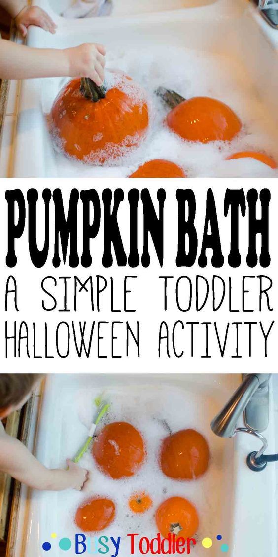 Pumpkin Bath: A simple toddler Halloween activity.