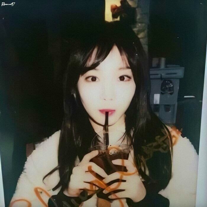 Hd Polaroid Scan Of Chungha Kim Chungha