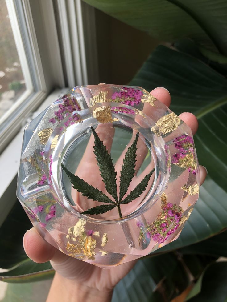 Ashtray Made With Pressed Hemp Leaf Preserved in Epoxy Resin Handmade Ashtray Real Dried Leaves