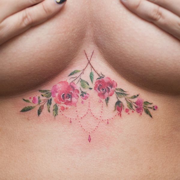 Unterbrust tattoo frau