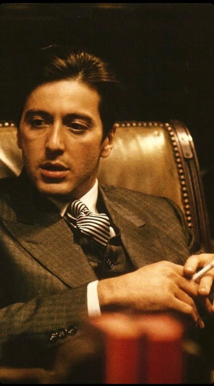 Pin di Emir Loiko su be on the alert | Il padrino, Personaggi, Al pacino