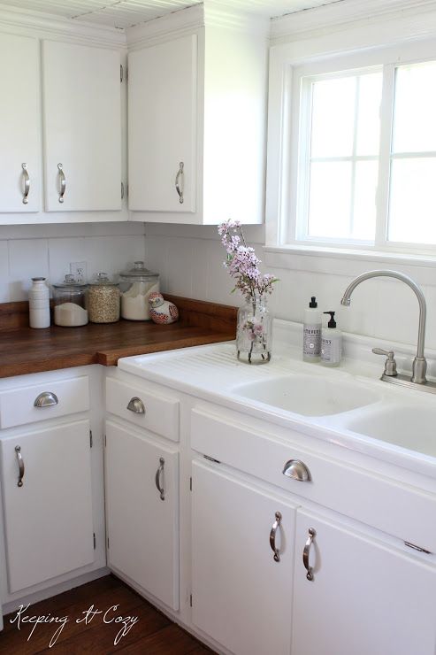 White Painted Kitchen Cabinets best 10+ vintage kitchen cabinets ideas on pinterest | country White Painted Kitchen Cabinets best 10+ vintage kitchen cabinets ideas on pinterest | country