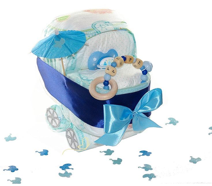 Greifling Windeltorte mit Name für Junge Geschenk Pampers Windelwagen blau