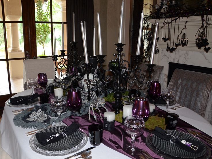 formal dining table halloween decor