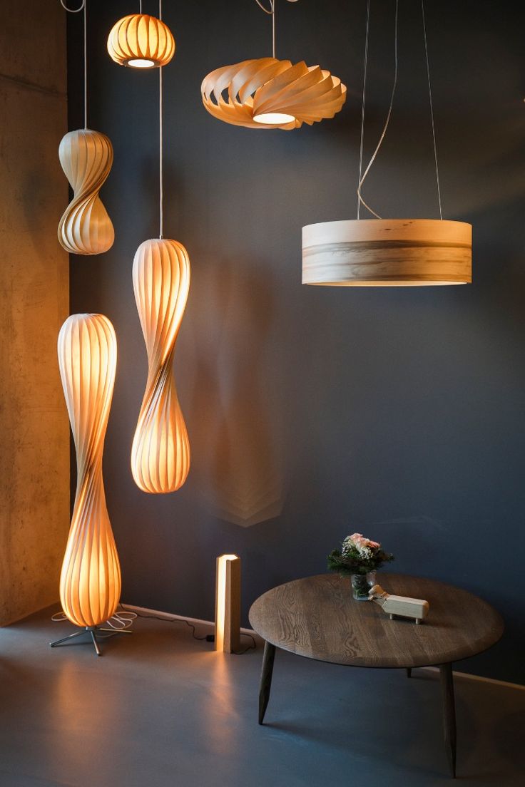 Entdeckt natürliche Leuchten aus Holz von unseren DesignLabels Tom Rossau und dreizehngrad Entdeckt natürliche Leuchten aus Holz von unseren DesignLabels Tom Rossau und dreizehngrad