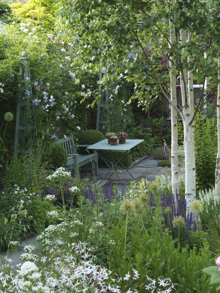 Sitzbereich im Garten #Garten #Sitzplatz #Gartenideen #garten #gartenideen